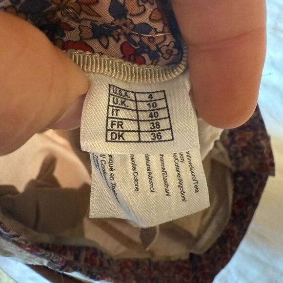 Brooks Brothers Stretch, above the knee skirt.  size 4 - Picture 4 of 5